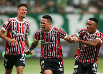 São Paulo domina o Palmeiras, vence no Allianz Parque e respira no Brasileiro