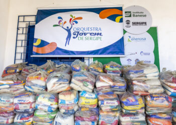 Instituto Banese entrega uma tonelada de alimentos para famílias da OJSE