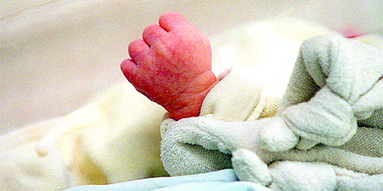 300 bebês nascem com sífilis por ano em Sergipe