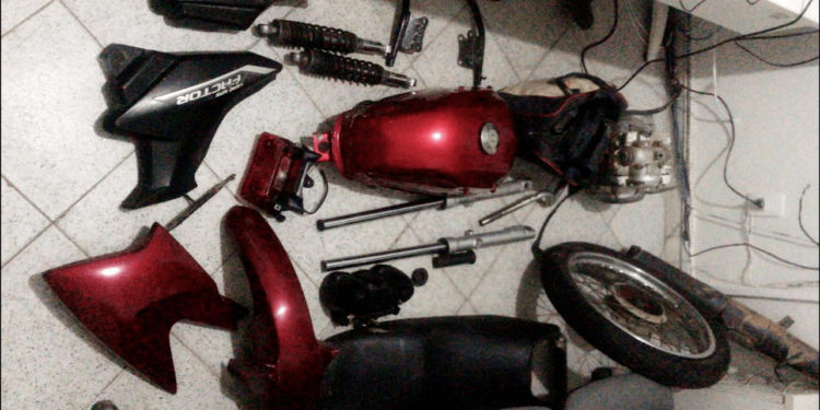 Polícia Civil prende suspeito de desmanche e revenda de peças de motocicleta
