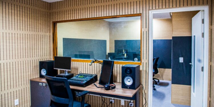 Senac Glória abre vagas de Rádio e TV e outros cursos