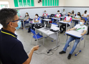 Novo Ensino Médio: escolas têm até o dia 30 para protocolar Projeto Político Pedagógico, Matrizes Curriculares e Regimento