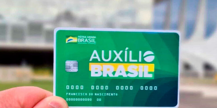 Caixa paga hoje Auxílio Brasil a cadastrados com NIS final 4