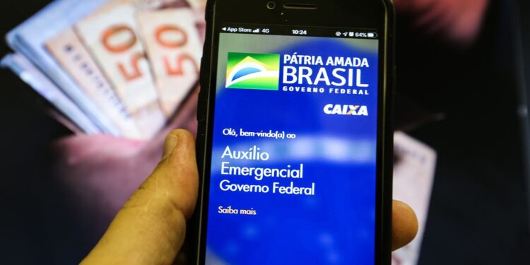 Trabalhadores nascidos em janeiro podem sacar auxílio emergencial