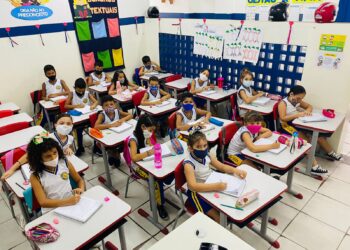 Escolas da rede estadual voltam com aulas 100% presenciais