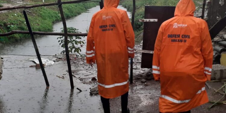 Equipe da Prefeitura monitorou áreas de risco durante as chuvas deste domingo, 28