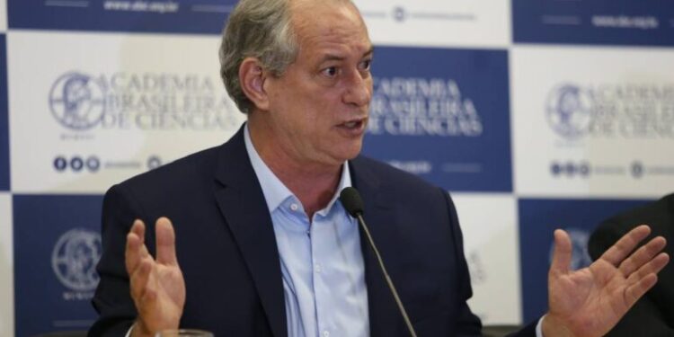 Dissidentes do PDT pretendem contrariar Ciro e manter voto a favor da PEC dos Precatórios