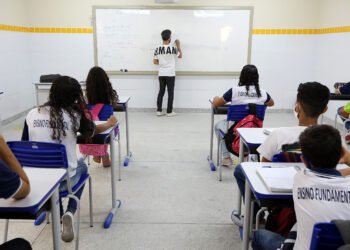 Aracaju abre período de solicitação para remoção a pedido de professores da rede