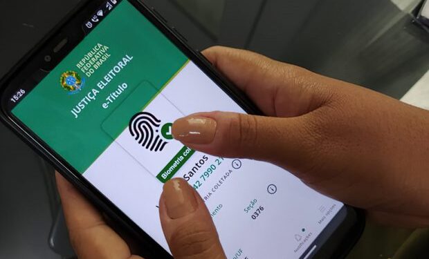 Eleitor pode baixar e-Título e regularizar cadastro sem sair de casa