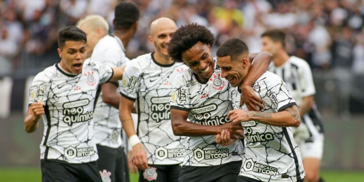 Brasileiro: Corinthians supera Santos e entra no G4