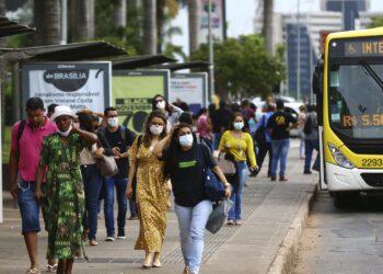 Não há casos da nova variante identificados no Brasil, diz ministério
