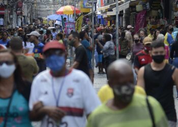 Aumento da expectativa de vida não considera efeitos da covid-19