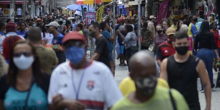 Aumento da expectativa de vida não considera efeitos da covid-19