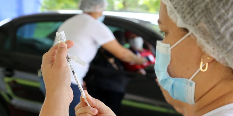 Aracaju inicia aplicação da 3ª dose para população a partir de 18 anos no sábado, 20