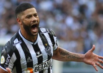 Com dois de Hulk, Atlético-MG vira sobre o Fluminense e se aproxima do título brasileiro