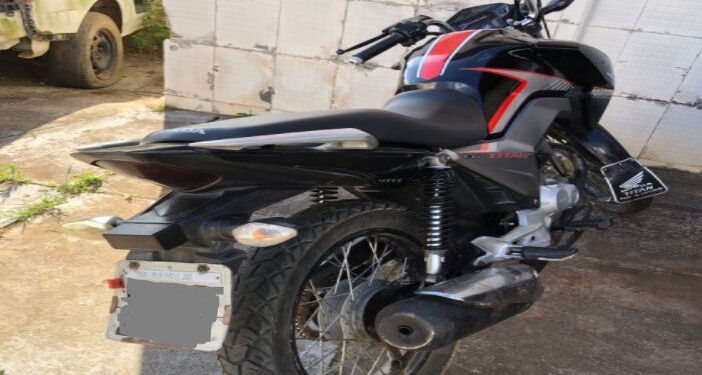PC de Carira prende dois suspeitos por receptação de motos roubadas