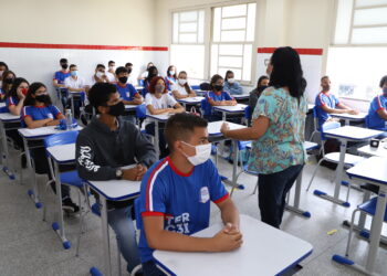 Escolas da rede estadual promovem atividades de preparação dos alunos para o Enem