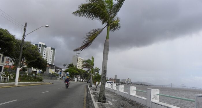 Defesa Civil de Aracaju emite alerta de chuva moderada para as próximas 48h