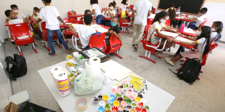 Aracaju promove oficina com sacolas retornáveis para conscientizar alunos da rede