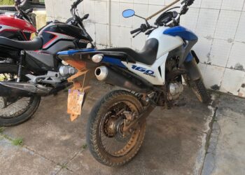 Polícia Civil de Carira apreende motocicleta com documento falso de leilão judicial