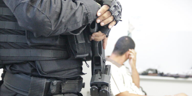 Desenvolvedor dos links falsos para golpe com clientes de banco é detido e chega a Aracaju