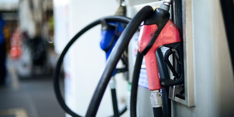 Petrobras diz que não antecipa decisões de reajuste de combustíveis