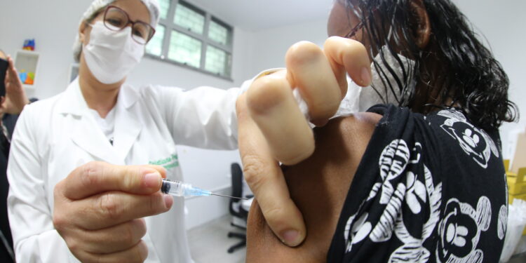 Com quase 1 mi de doses aplicadas, Aracaju mantém redução de internções e óbitos por covid