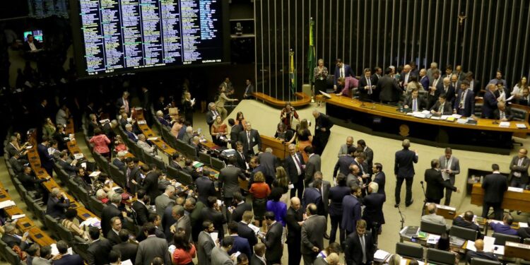 Câmara aprova em primeiro turno texto-base da PEC dos Precatórios