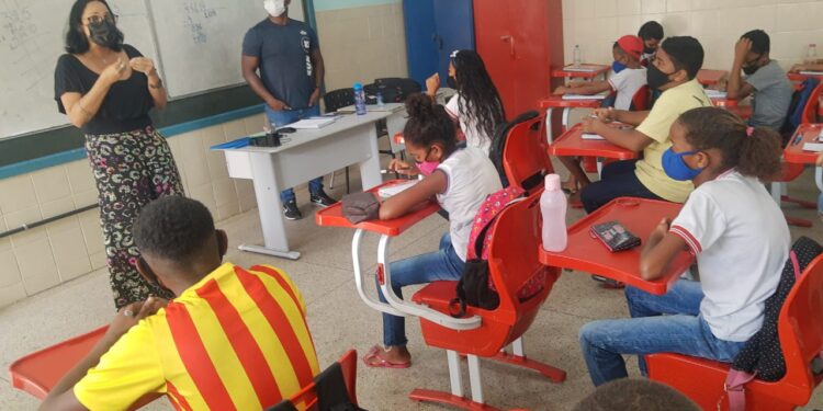 Aracaju mobiliza pais e estudantes para a prova Saeb 2021