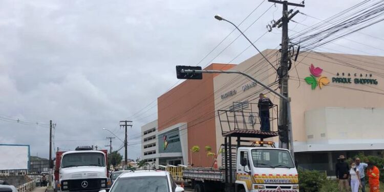 Mais de 3.000 metros de cabos de semáforos foram furtados este ano em Aracaju