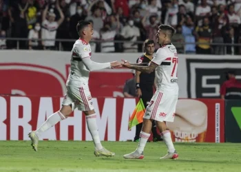Em noite de Luciano, São Paulo vence Juventude e confirma permanência na Série A