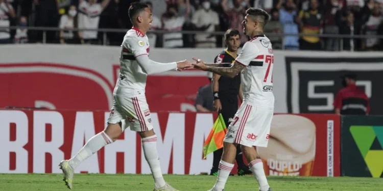 Em noite de Luciano, São Paulo vence Juventude e confirma permanência na Série A