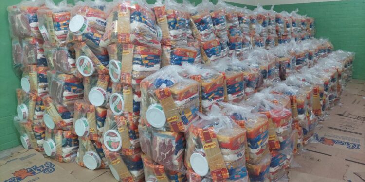 Mais de 2 mil cestas básicas são distribuídas em Rosário Catete