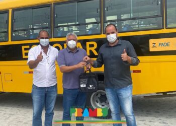 Prefeitura de Pirambu adquire mais 01 micro-ônibus através do Programa Estadual de Transporte Escolar