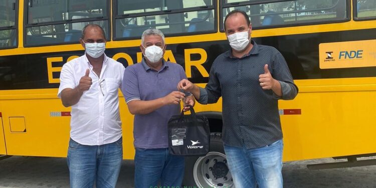 Prefeitura de Pirambu adquire mais 01 micro-ônibus através do Programa Estadual de Transporte Escolar