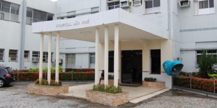 Hospitais filantrópicos podem fechar se piso de enfermeiros subir
