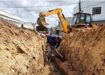 Prefeitura de Propriá inicia obra de criação de drenagem no Centro comercial