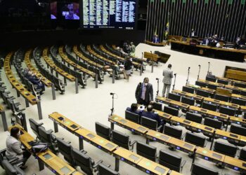 Congresso derruba veto e Fundo Eleitoral será de R$ 5,7 bilhões