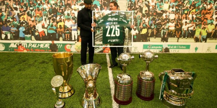 Felipe Melo minimiza polêmica com Abel e diz que tentou trazer Hulk ao Palmeiras