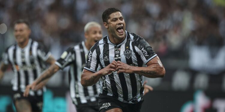 Atlético-MG goleia e coloca mão na taça da Copa do Brasil