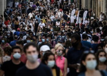 Ômicron leva São Paulo a reavaliar liberação de máscaras