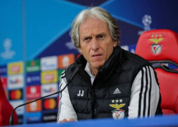 Benfica emite comunicado negando saída de Jorge Jesus para o Flamengo