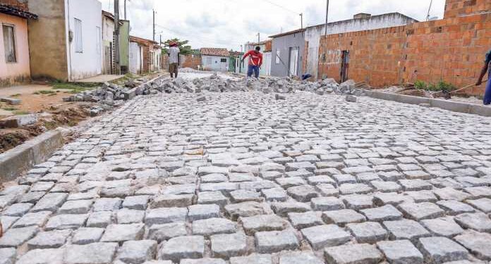 Ruas do Jardim Campo Novo estão sendo pavimentadas pela Prefeitura