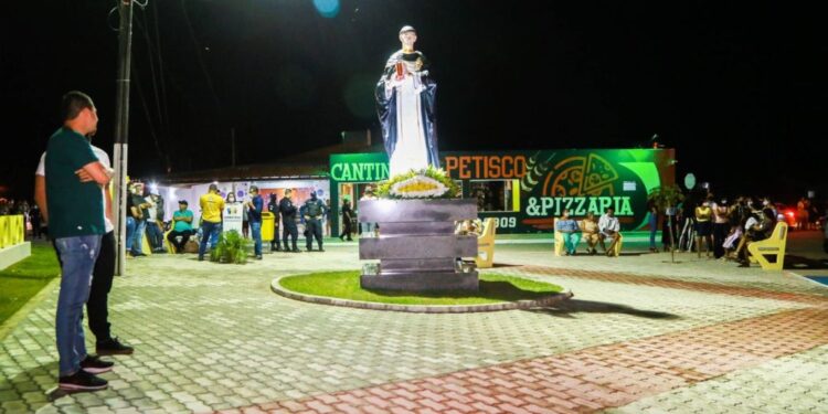 Praça José Antônio Silva do Nascimento é entregue pela Prefeitura de Simão Dias no Povoado Triunfo
