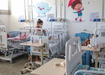 Hospital da Criança recebe reconhecimento de mães que estão com crianças em internamento
