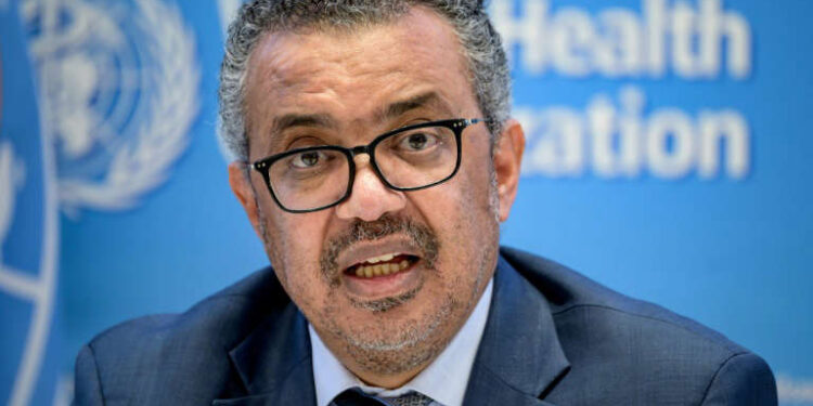 2022 deve ser o ano ‘em que acabaremos com a pandemia’, diz diretor da OMS