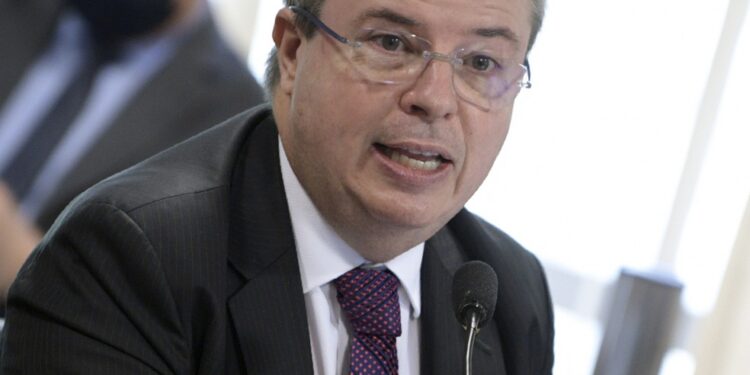 Em derrota para o governo, Senado elege Antonio Anastasia para vaga no TCU