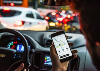 Motorista tem vínculo de empregado com Uber, indica maioria do TST