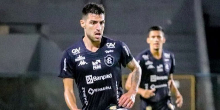 Após boa temporada em 2021, lateral direito Thiago Ennes fala sobre expectativa de definição do seu futuro