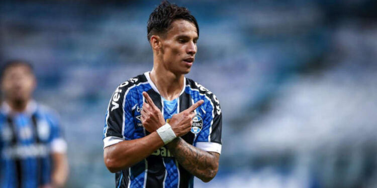 Ferreira terminou Brasileirão como o maior driblador da competição